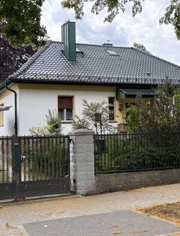 Ihr neues Zuhause! Attraktiver Bungalow auf einem 1.220 m² großen Sonnengrundstück nahe Goethe-Park! - Schöneiche (Berlin)