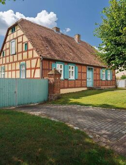 Ein Haus erzählt Geschichte - denkmalgeschütztes Fachwerk im Landhausstil - Milower Land