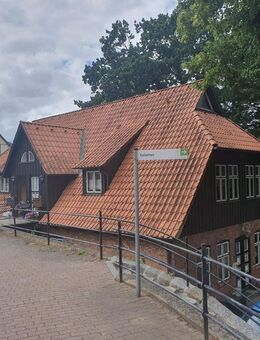 3 Zimmer Dachgeschoss Wohnung in Burg - Schwellenarmer Eingang - Burg (Dithmarschen)