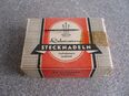 Basteln Duresta Dekorations-Stecknadeln 3 cm 50 Gramm tiefschwarz lackiert Pappschachtel Vintage Retro 3,- in 24944
