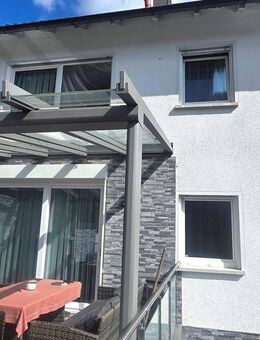 Leben im Grünen: hochwertig saniertes Ein-/Zweifamilienhaus am Waldrand von Behringersdorf. Preis unter Marktwert - Schwaig (Nürnberg)
