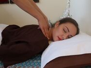 Rücken Schulter Nacken Kopf Massage, Thai-Wellness-Hamburg - Hamburg Altona