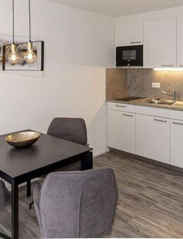 Gemütliche, voll möblierte 2-Zimmer-Wohnung in ruhiger Lage mit Parkplatz - Waiblingen