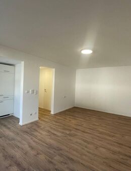 Frisch renovierte 1-Zimmer-Wohnung - stilvoll, hell und bezugsbereit - ideal für Singles und Studenten in Breitenstein - Weil (Schönbuch)