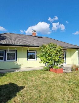 Nähe Montabaur: Bungalow mit Garage, Garten und Carport in ruhiger Ortsrandlage - Niederelbert