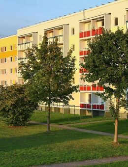 Helle 3-Raum Wohnung mit Balkon - Calbe (Saale)