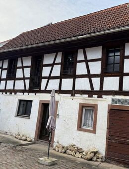 Renoviertes 3 ZKB Fachwerkhaus mit Hof Balkon und Einbau Küche - Monsheim