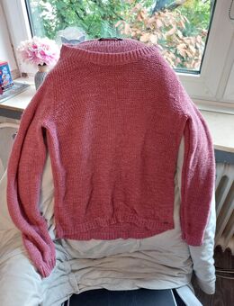 Gestrickter Pullover - Essen