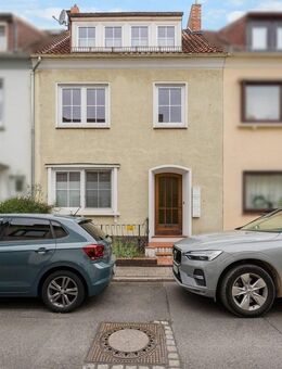 Bremen-Hastedt: Teilvermietetes Mehrfamilienhaus mit drei Einheiten - Bremen