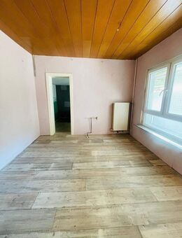 Familienfreundliches Zweifamilienhaus mit Garten, Terrasse und Balkon - Wietze
