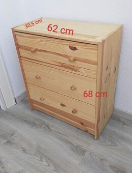 Kleine Holzkommode mit Schubladen - Bremen