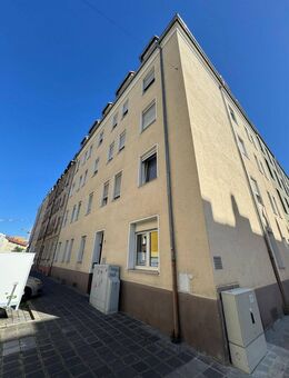 Renovierte 3. Zi. Whg. in schönem Altbau in 90431 Nürnberg - Nürnberg