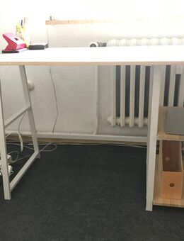 Sehr gut erhaltener Schreibtisch - Würzburg
