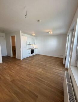 schöne, helle 1 Zimmer Wohnung im 1 OG in den Rathausvillen - Schönefeld