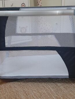 Babybett, Reisebett mit Wiegefunktion und Matratze - Grabenstätt