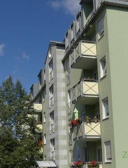 (12536_87) MGN: helle Etagenwohnung mit Lift und Balkon in der Heinrich-Heine-Straße, Laminatböden, EBK möglich - Meiningen