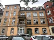 Attraktive 2- Zimmer Wohnung mit Einbauküche und Balkon in Pirna - Pirna