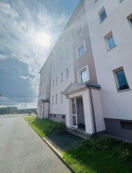 2 Zimmer Wohnung mit Aussenstellplatz in einer Wohnanlage in Zwickau. - Zwickau