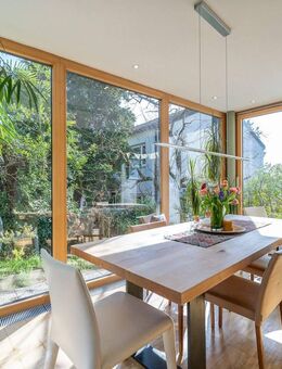 PANORAMALEBEN am Ortsrand von Grenzach: DHH mit 5 Zimmern, Wintergarten, Garten, Terrasse und Balkon - Grenzach-Wyhlen