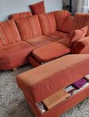 5-sitziges Ecksofa mit ausziehbarem Hocker und Aufklapp-Hocker in 24248