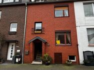 Zweifamilienhaus mit Terrasse in Wilhelmshaven sucht neuen Besitzer - Wilhelmshaven