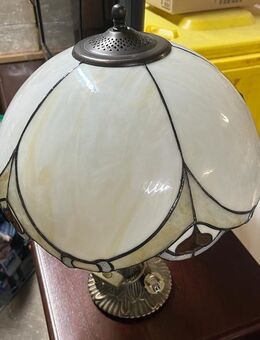 Schöne Tisch-Lampe im Tiffany-Stil - Kürten