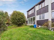 Leerstehend! Zweifamilienhaus mit 2 Garagen und großem Garten in ruhiger Lage von Gröbenzell - Gröbenzell