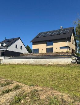 Bezugsfertiges EFH, Top-Ausstattung - Luxusküche, PV-Anlage & Wärmepumpe, Batteriespeicher, Effizienzhaus 40 Plus - Rehau