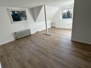 Renovierte DG-Wohnung in ruhiger Citylage - Solingen (Klingenstadt)