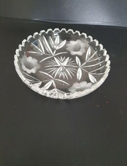 1 Glasschale Dessertschale mit ca. 15cm Durchmesser verziert glas - Essen