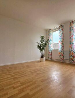 Stilvolle, renovierte 2,5 Zimmer-Altbauwohnung in zentraler Randlage von Essen-Kray - Essen