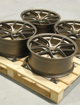 Japan Racing SL01 19x8 ET40 Felgenset SET-JR#488 - Neuhaus (Inn)