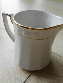 Winterling Röslau Porzellan Milchgießer Relief Rosenkante weiß gold 3,- - Flensburg