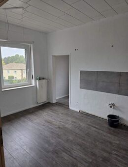 Helle lichtdurchflutete 3,5 Zi Wohnung mit neuem Badezimmer in SZ Thiede - Salzgitter