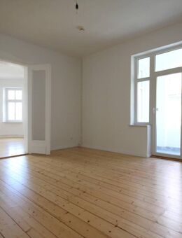 Großzügige und schöne 4-Zimmer-Altbauwohnung mit Loggia in direkter Nähe vom Rathaus - Wittenberge