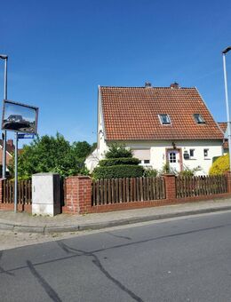 159 qm modernisierter Altbestand auf 851 qm Grundstück mit zusätzlich Baugenehmigung für ein Doppelhaus im Garten - Celle