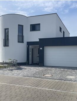 KfW 40- Haus sucht glückliche Familie in 93073 Neutraubling - Emmering (Landkreis Fürstenfeldbruck)