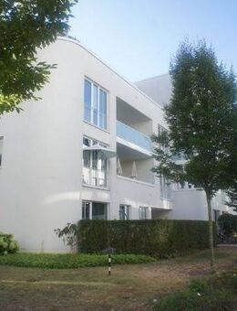 Großzügige helle 3 Zimmer Dachgeschosswohnung mit Dachterrasse - Hamburg