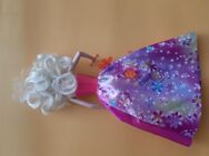 Barbie-Puppe mit buntem Kleid - Neustadt (Coburg)