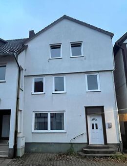 Sanierungsbedürftiges Einfamilienhaus in Bodenwerder - Bodenwerder (Münchhausenstadt)