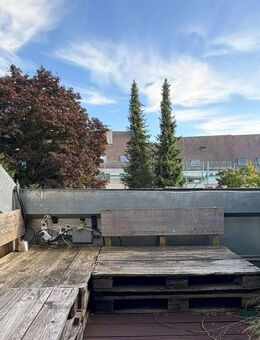 Jetzt oder nie: 3 Zimmer DG Wohnung in Augsburg Göggingen mit Dachterrasse und Garage - Augsburg