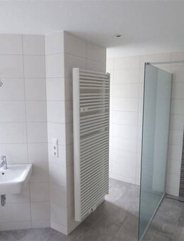 Schicke Wohnung mit Luxusbad und großer Küche - Chemnitz