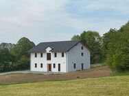 Besonderes Anwesen Nähe Cham mit genehmigter Pferdehaltung, Einliegerwohnung, KFW 40, Biogas - Treffelstein