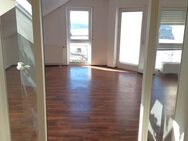 Schöne und gemütliche Dachgeschosswohnung mit Balkon und toller Aussicht! - Dornstetten