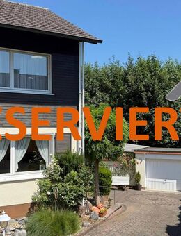 Gepflegtes Einfamilienhaus mit Garage auf schönem Grundstück - Menden (Sauerland)