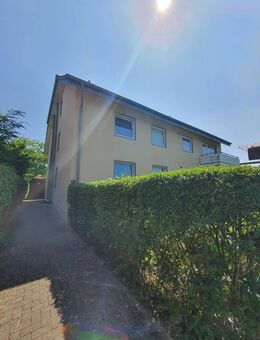 Helle 2-Zimmer-Dachgeschosswohnung mit Stellplatz - Rietberg - Rietberg