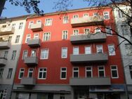 Sanierte 2 Zimmer Wohnung mit Balkon - Berlin