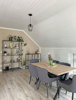 Renovierte 3 Zimmer-Dachgeschoss-Wohnung mit Südbalkon, Gäste-WC und Garage in Bad Oeynhausen-Zentrum - Bad Oeynhausen
