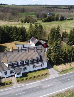 Naturnah wohnen - teilsaniertes Zweifamilienhaus mit reichlich Platz und großem Grundstück - Marienberg