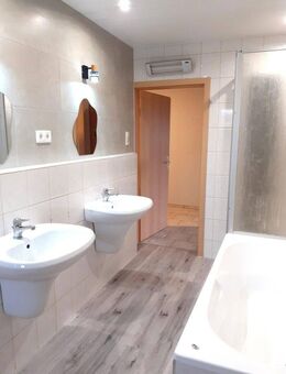 SCHÖNE 4+1-Raum-Wohnung DG, mit EBK, großes Grundstück, Stellplatz - Leubsdorf (Sachsen)